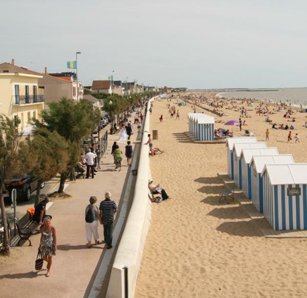 Maison De Charme A La Rochelle Croix-Chapeau Экстерьер фото